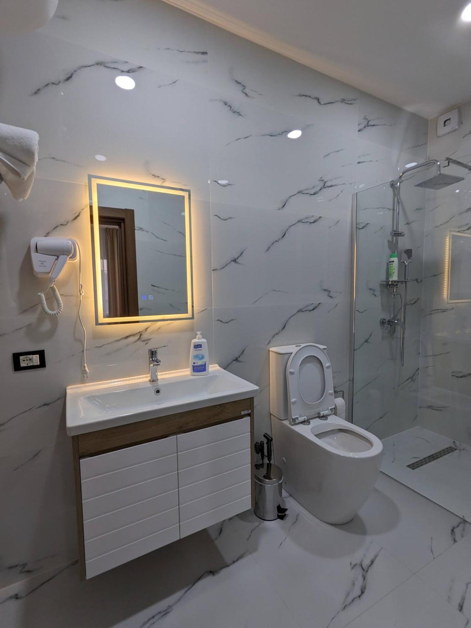 Hotel Aleks Shkodër Esterno foto