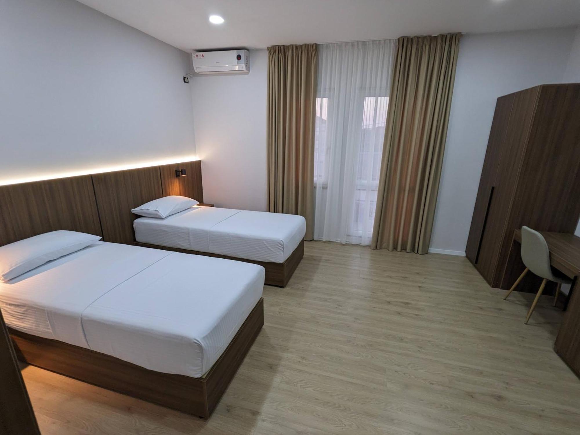 Hotel Aleks Shkodër Esterno foto