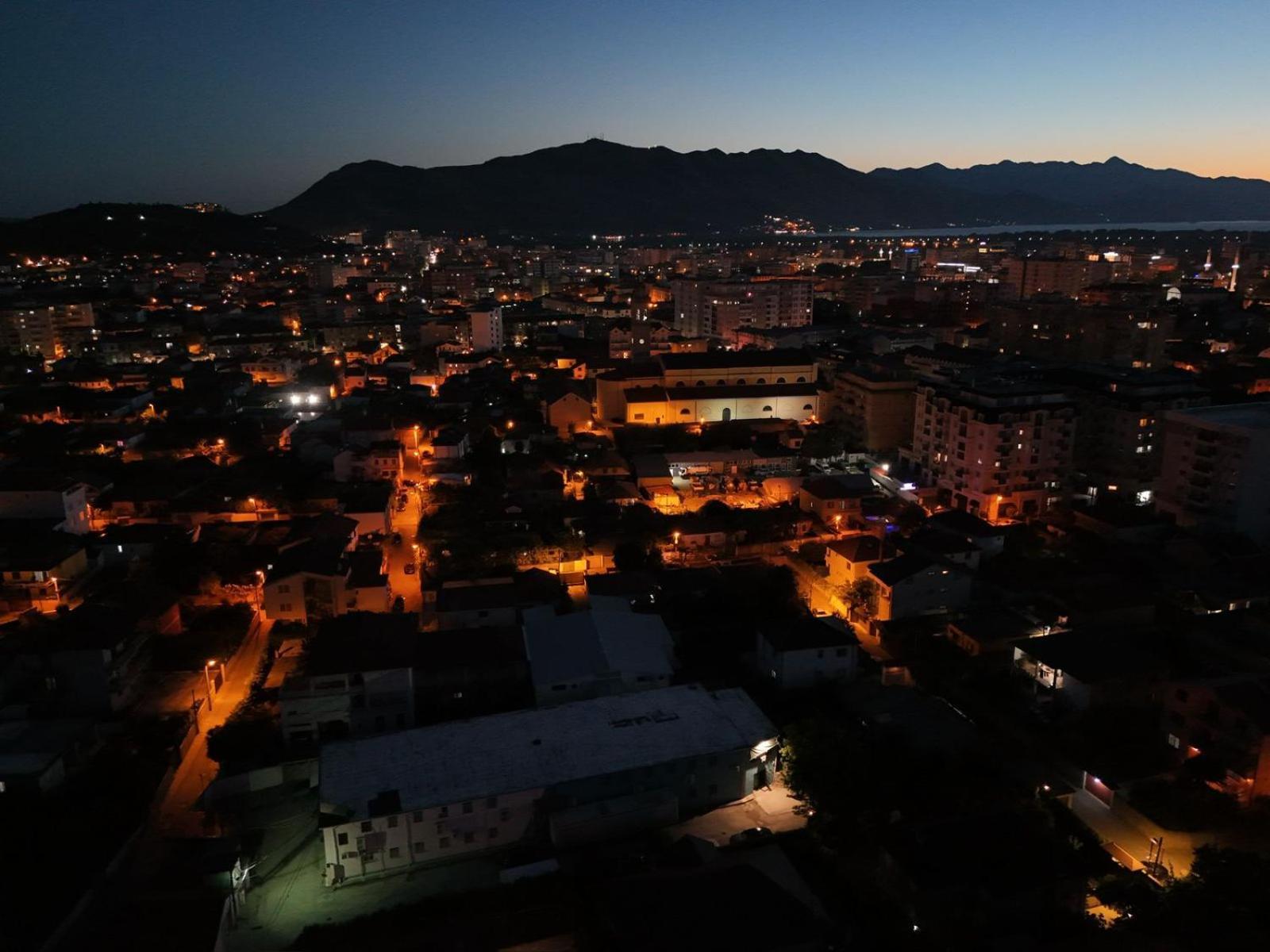 Hotel Aleks Shkodër Esterno foto