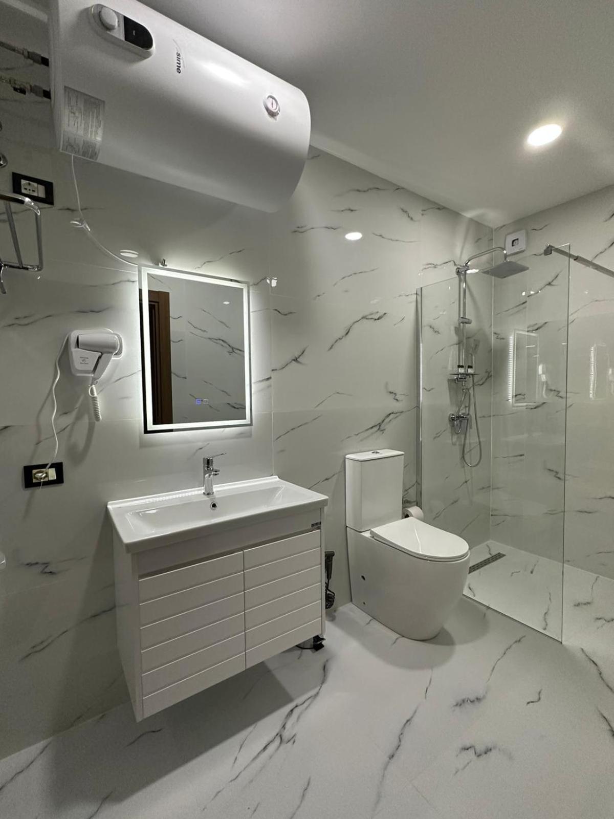 Hotel Aleks Shkodër Esterno foto