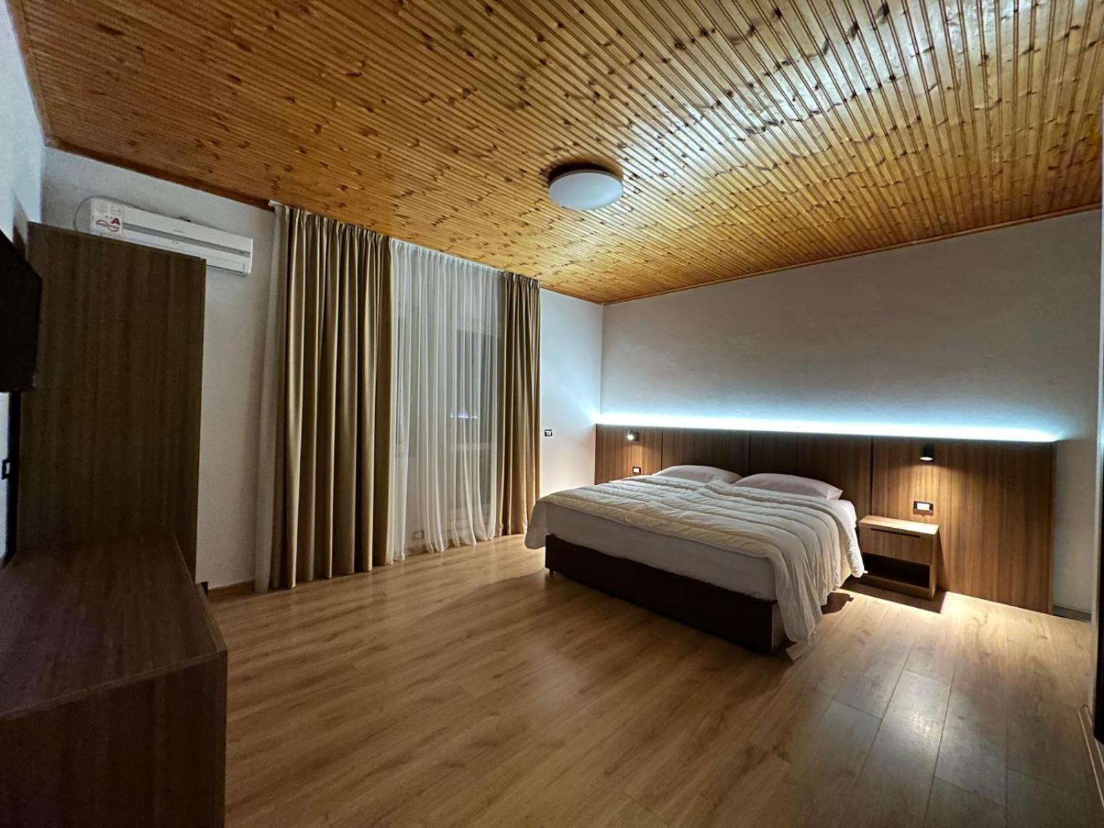 Hotel Aleks Shkodër Esterno foto