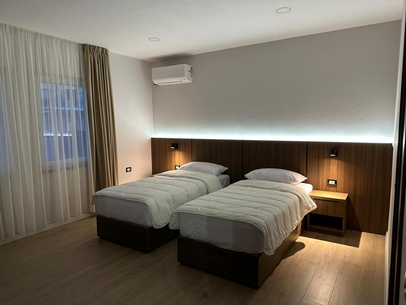 Hotel Aleks Shkodër Esterno foto
